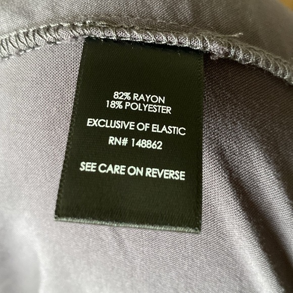 Torrid Challis smock 3/4 sleeves v-neckline button down! Size 3 - Picture 17 of 17